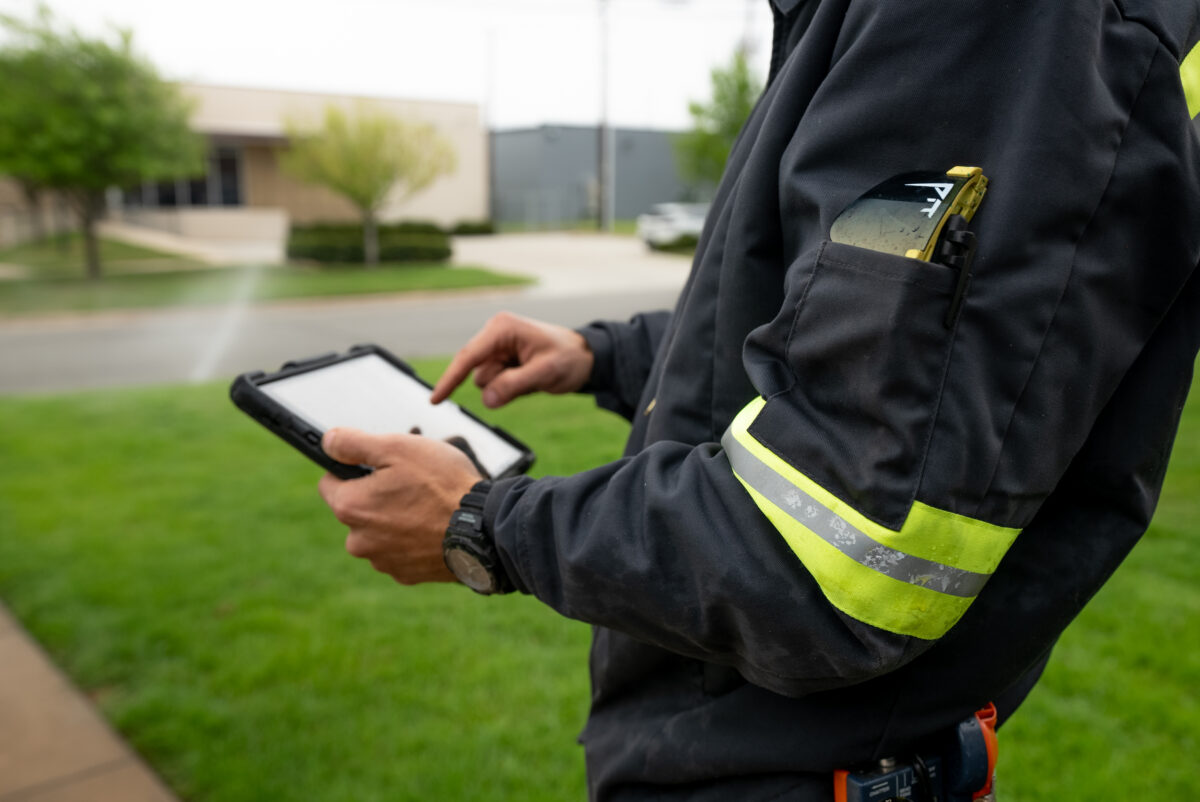 A technician on site who is connected to the Smartlink Network software